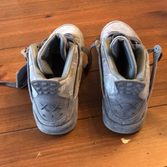 Jordan KAWS 4s - Picture 4 of 6